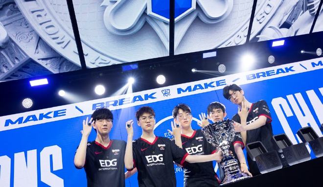 这位年轻的 这位年轻的